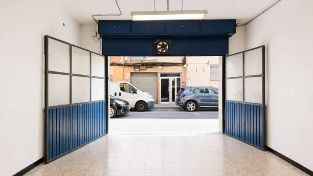Local comercial diáfano en zona urbana — 8