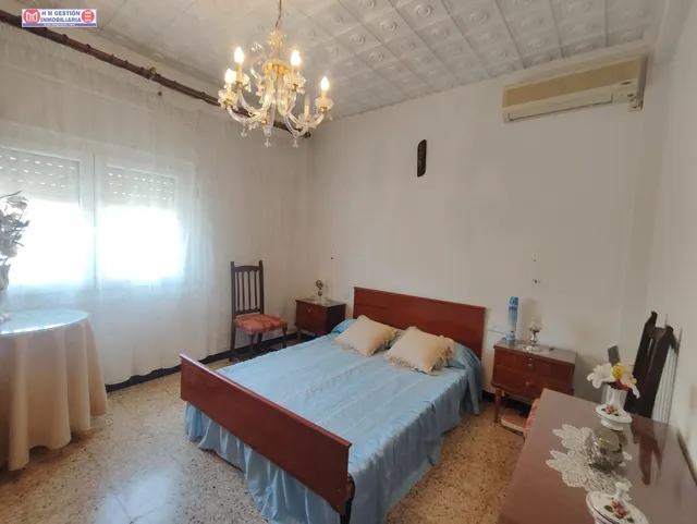 Casa adosada en esquina con dormitorio en planta baja — 24