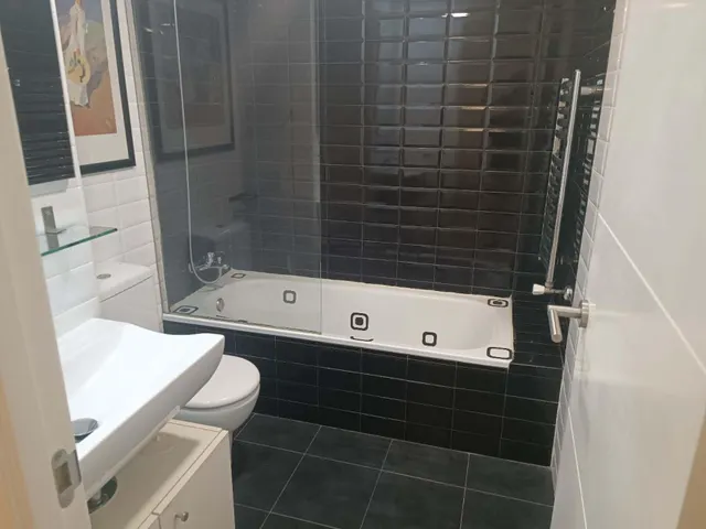 Exterior de 3 dormitorios 2 baños mas aseo de cortesia, para entrar a vivir, buena finca, portero fisico y de fin de semana, zonas comunes ajardinadas y deportivas, excelente zona y muy bien comun — 28