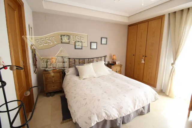 EXCLUSIVO CHALET ESQUINERO EN LA PATACONA — 24
