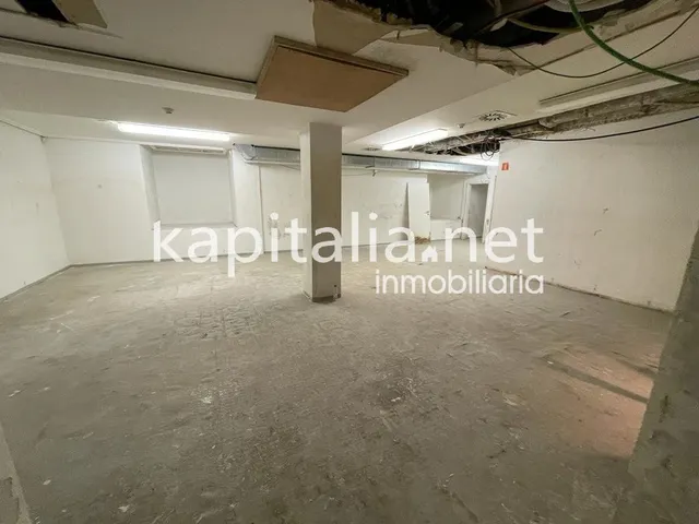 Local comercial en alquiler en el centro en Valencia (Valencia) — 31