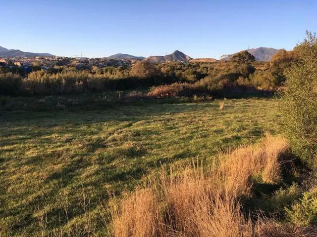 OPORTUNIDAD DE TENER SU PARCELA ENTRE ESTEPONA Y MARBELLA.