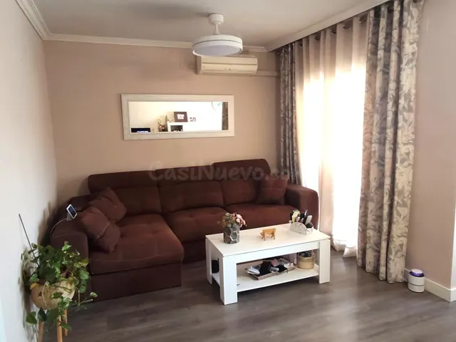 Dúplex amplio y luminoso de 4 dormitorios en Torreforta - foto 3