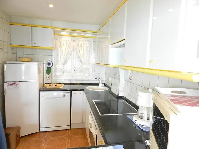 Apartamento situado en primera línea de la playa en el Passeig Josep Mundet — 9