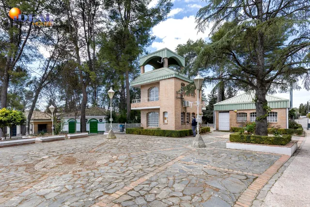EXCLUSIVO TERRENO EN VENTA EN ALBOLOTE — 33