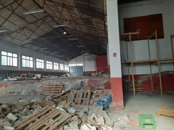 Local comercial antes una bodega — 11
