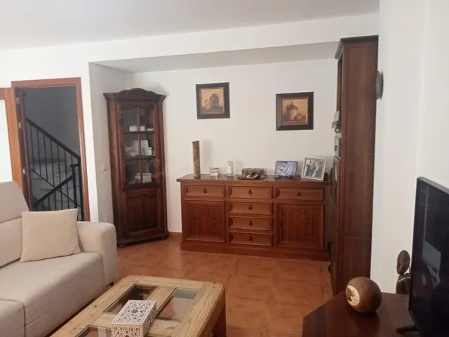 Acogedora adosada de 4 dormitorios en alquiler de larga temp - foto 5
