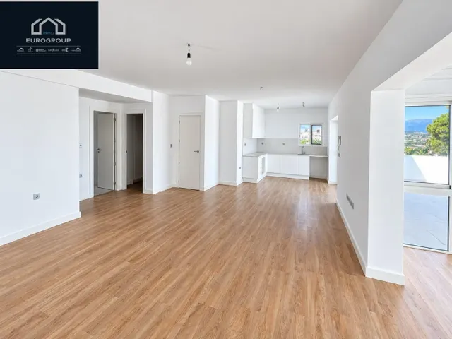 Impresionante chalet en perfecto estado, con 5 dormitorios y 3 baños, piscina privada y garaje con una parcela de 800m en el albir — 21