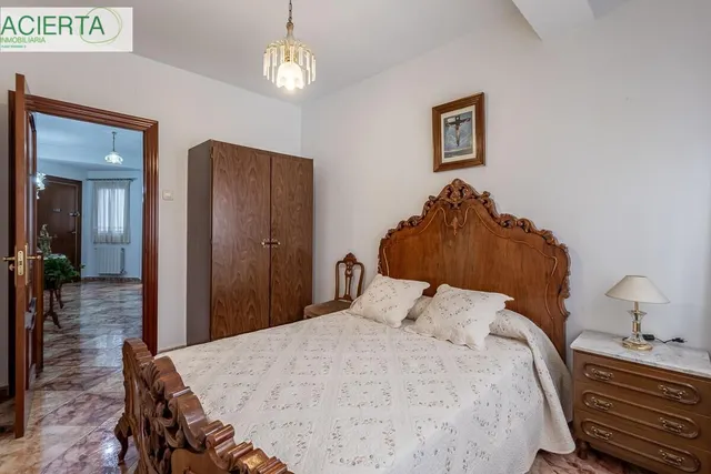 Piso señorial de 182 m2 en Avenida Madrid: amplitud, luz y posibilidades infinitas con garaje opcional. — 22