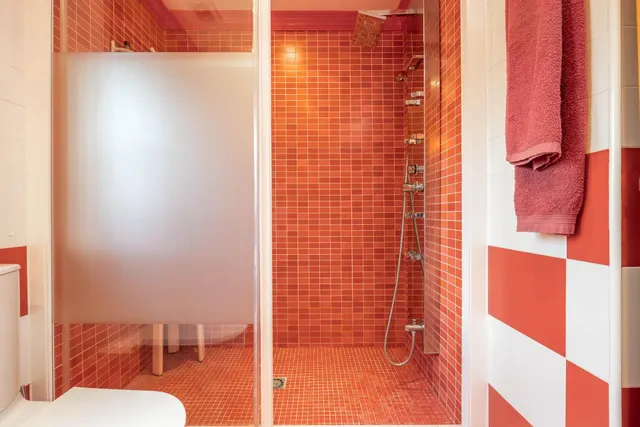 CHALET CON PISCINA Y JARDÍN A SOLO 10 MINUTOS DE GRANADA — 36