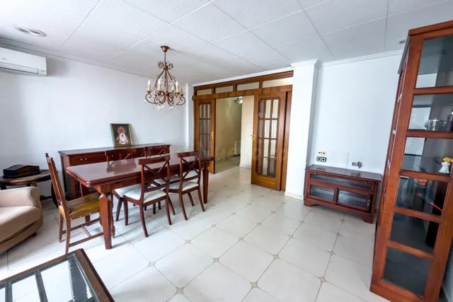 AMPLIA VIVIENDA DE 4 DORMITORIOS CON TERRAZA PRIVADA - foto 3