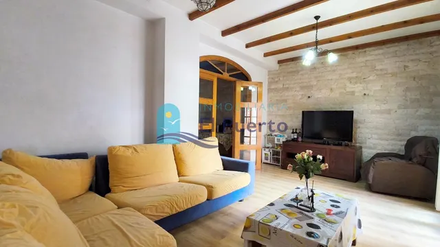 CASA EN TOTANA CON 5 DORMITORIOS Y GRAN PATIO – REF. 2063 - foto 3