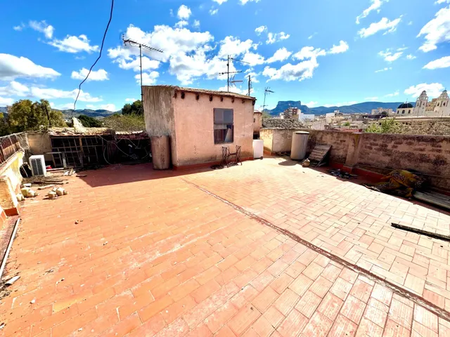 EDIFICIO EN ELDA, ZONA CASCO ANTIGUO — 4
