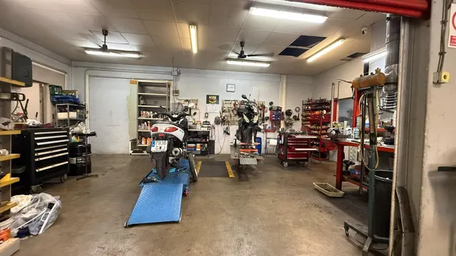 Traspaso de tienda y taller de motos y bicicletas en funcion - foto 3