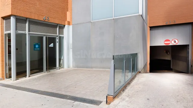 Parking 12m² en alquiler - Zona Franca - foto 5