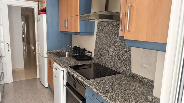 Piso de 4 habitaciones con ascensor en Els Orriols - foto 4