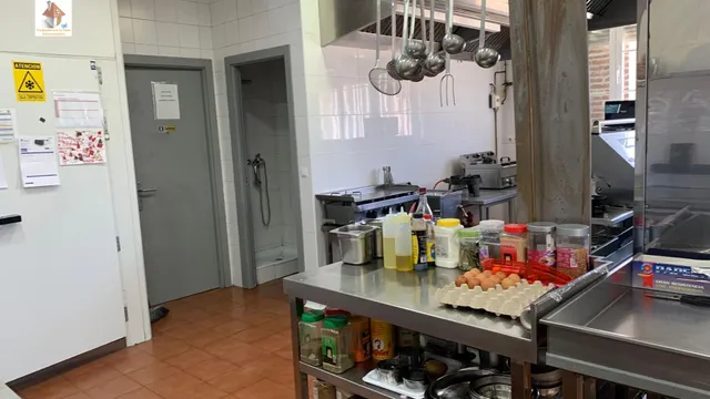 ALQUILER CON TRASPASO DE RESTAURANTE CON GRAN TERRAZA - VALLEGRANDE - SESEÑA — 17