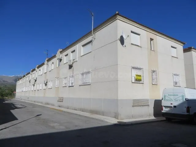 Se vende Piso OKUPADO en Calle Caracas 2 Peligros, (Granada)