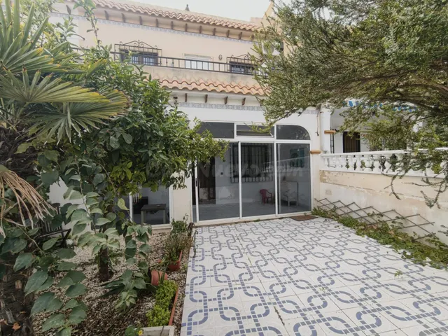 Bungalow con Jardín y Patio en la Urbanización KEEPER!!! — 3