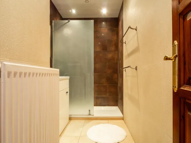 Casa en muy buen estado con piscina privada en la zona de Puig Sec — 10