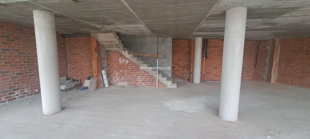 LOCAL 307 M2 EN BRUTO A ESTRENAR — 11