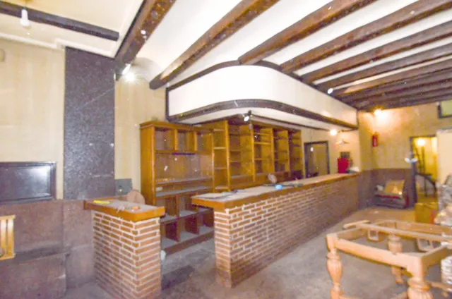 Urbis te ofrece un local comercial en alquiler en zona Centro, Salamanca. — 38