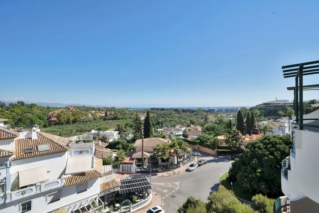 Apartamento en 4a Planta con vistas al mar y montaña en Señorío de Aloha — 23