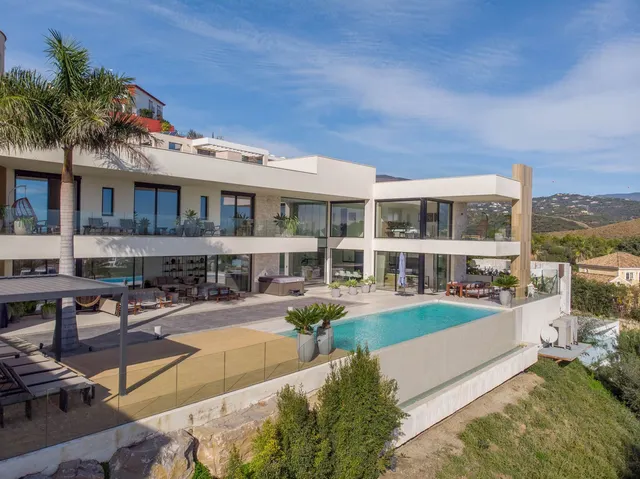 Chalet 5 habitaciones 616m² en venta - Costa del Sol — 4