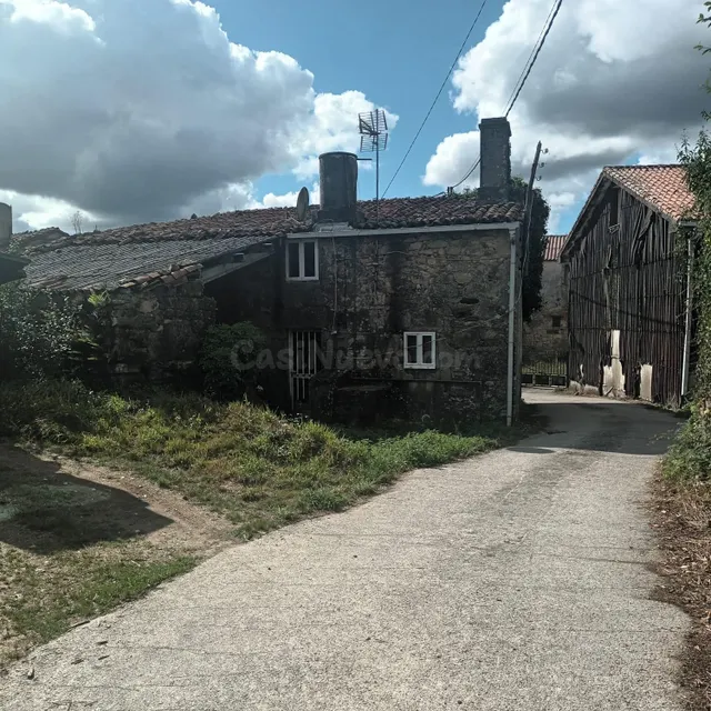 Casa Rural en Santa Comba: Oportunidad Única para Reformar - foto 2