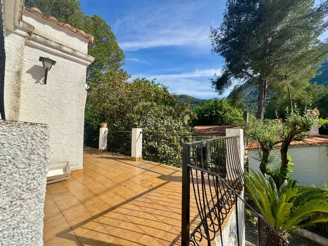 ESPECTACULAR CHALET EN LA DROVA — 39