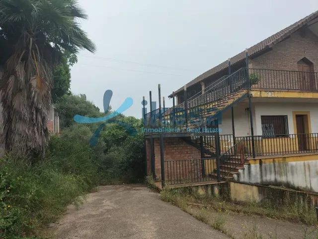 Venta de Chalet con parcela independiente sin posesión (no v - foto 5
