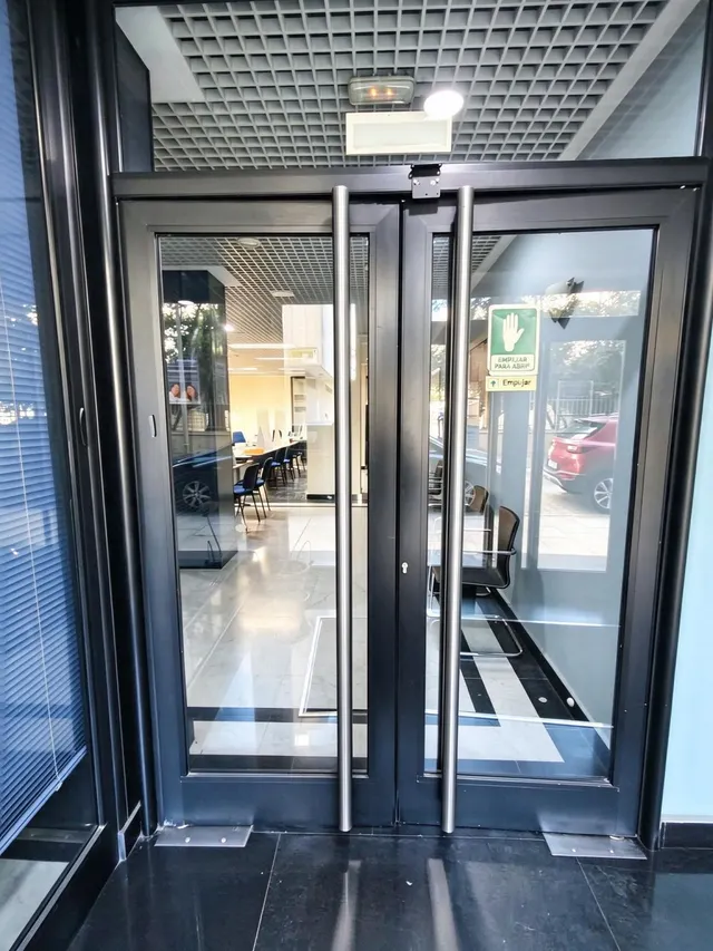 Local para oficinas, gimnasio o clínica en venta en el Centro de Badajoz — 22