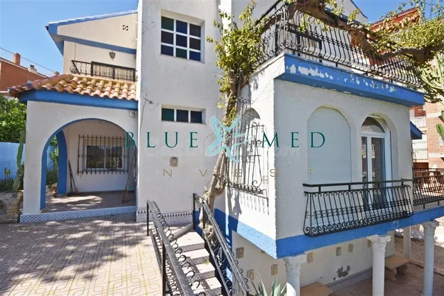 CHALET INDEPENDIENTE CON VISTAS AL MAR EN VENTA EN EL FARO - foto 4