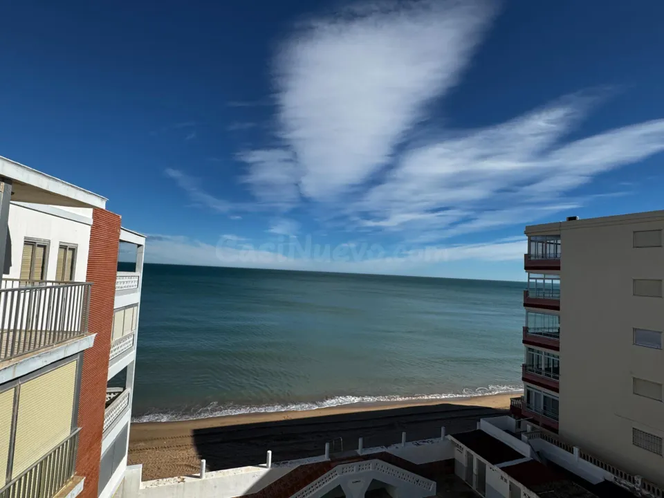 Apartamento frontal al mar completamente reformado