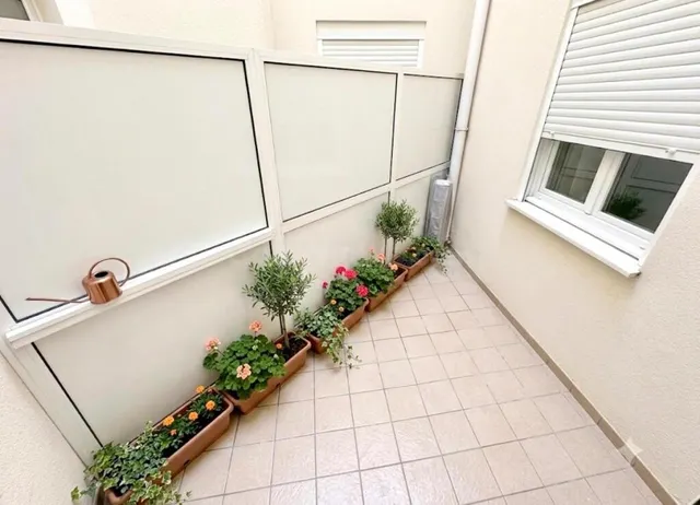 Piso en bajos para entrar a vivir en l'Ampolla a 5 minutos d - foto 2