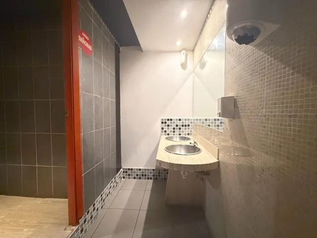 Local comercial 273m² en alquiler - Universidad San Francisco — 19