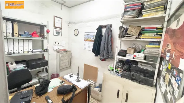 VENTA DE TALLER MECANICO O LOCAL DE 140 M2 CON PUERTA AUTOMATICA, VADO, ventilación Y LUZ NATURAL — 8