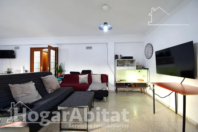 ¡VISTAS DESPEJADAS! MUY AMPLIO, BONITO Y LUMINOSO CON BALCÓN - foto 3