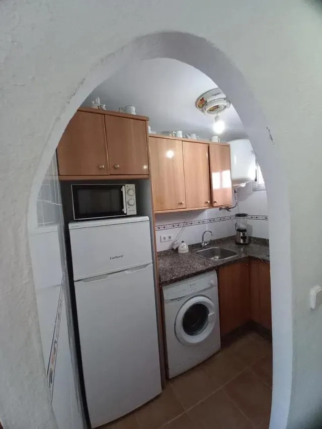 Amplio Piso en Benalmádena con Vistas y Excelentes Amenidades — 12
