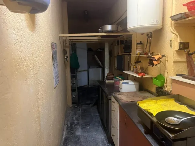 Bar en venta en Singuerlín– Listo para abrir — 8