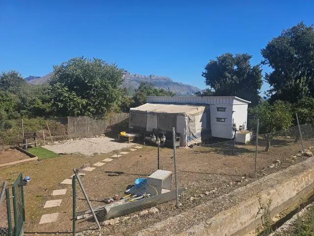 Se vende parcela con casa prefabricada zona La Nucia — 31