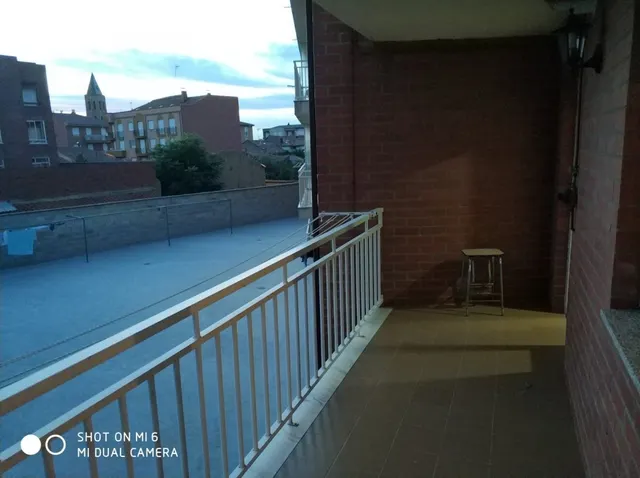 SE VENDE AMPLIO PISO EN EL CENTRO DE VALENCIA DE DON JUAN, AMUEBLADO, IMPECABLE, 3HAB., GARAJE — 15