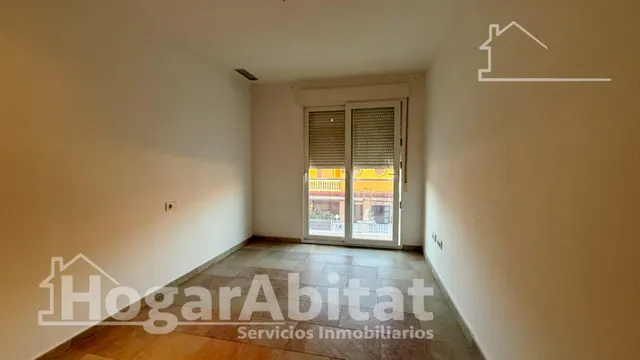 AMPLIO ADOSADO CON DOS TERRAZAS EN ZONA DEMANDADA — 18