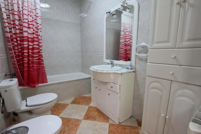 Fantástica casa en Montijo, con amplias estancias, totalmente equipada para entrar a vivir. — 18