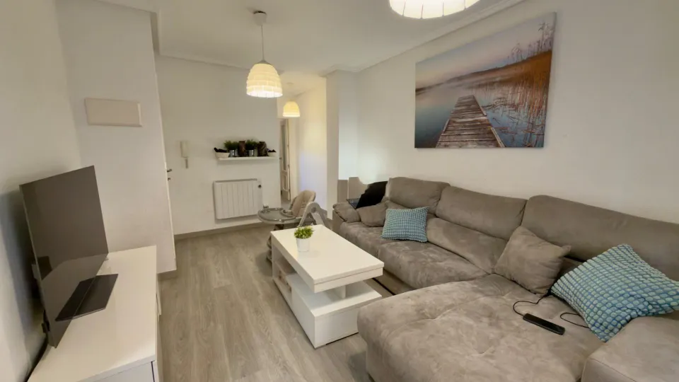 Piso amueblado en santa eulalia | 2 dormitorios, 2 baños y ascensor