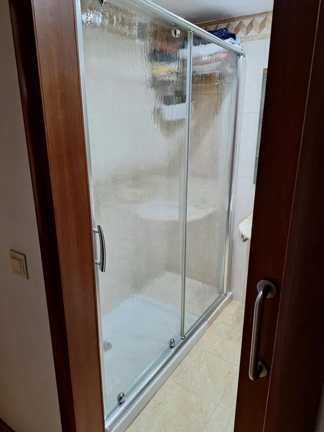 PISO EN MUY BUEN ESTADO DE CONSERVACIÓN CON PISCINA COMUNITARIA Y GARAJE EN EL MISMO EDIFICIO — 23