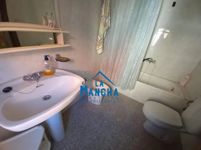 *53.000€* inmobiliaria la mancha vende casa con patio en Barrax ( Albacete ). — 26