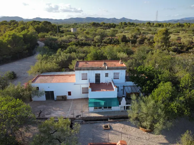 Magnífica finca rústica de 14.000 m2 con casa legalizada, lu