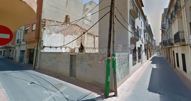 Terreno urbano en el centro de la población - foto 2