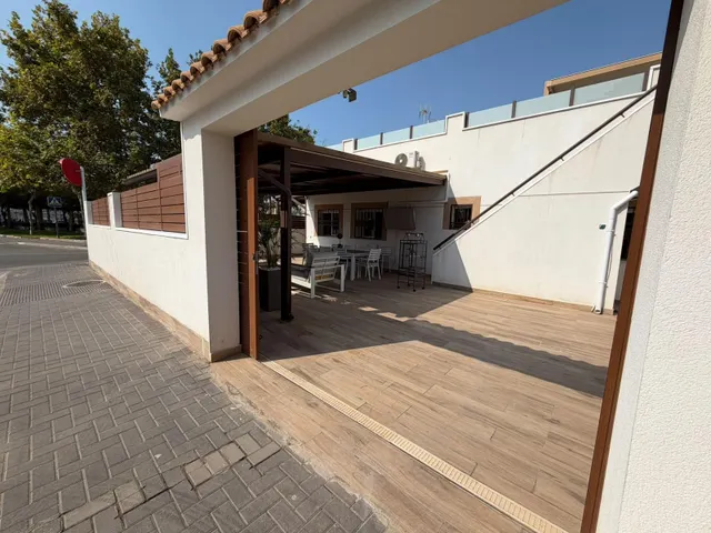 Espectacular vivienda reformada con parcela de 200 m2, terraza y solárium cerca de Playa del Cura en Torrevieja — 17